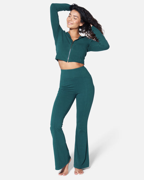 ESSENTIAL HIGH WAISTED FLARE PANT